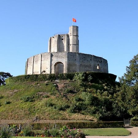 Superbe Studio Face Au Chateau Gisors Esterno foto
