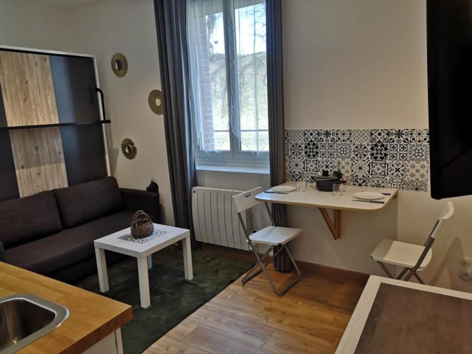 Superbe Studio Face Au Chateau Gisors Esterno foto